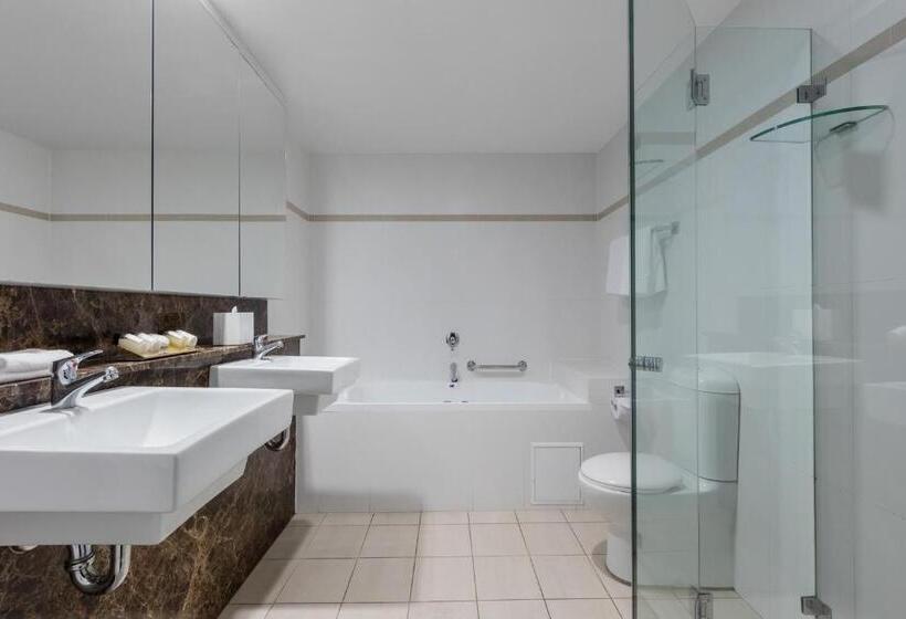 هتل Meriton Suites World Tower, Sydney