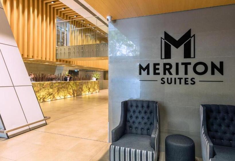 Отель Meriton Suites World Tower, Sydney