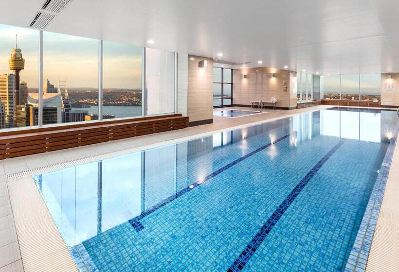 Отель Meriton Suites World Tower, Sydney