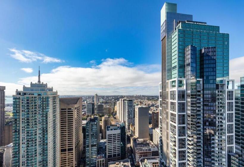 Отель Meriton Suites World Tower, Sydney