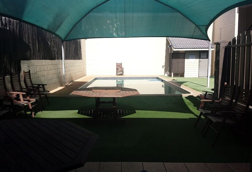 فندق Mid City Motor Inn