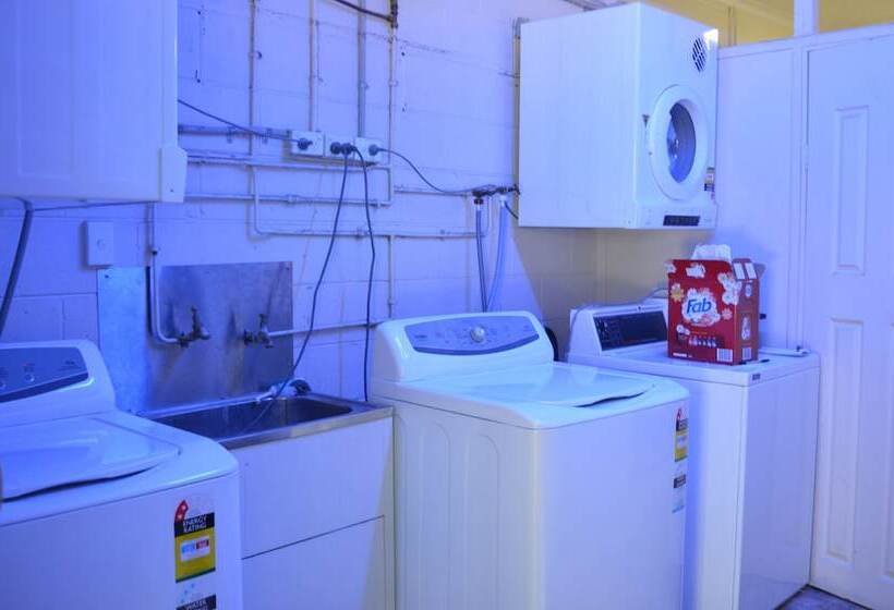 فندق Mid City Motor Inn