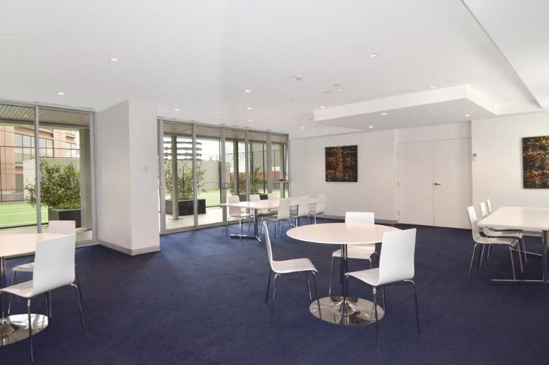 فندق Milano Serviced Apartments