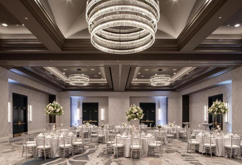 هتل New Orleans Marriott Warehouse Arts District