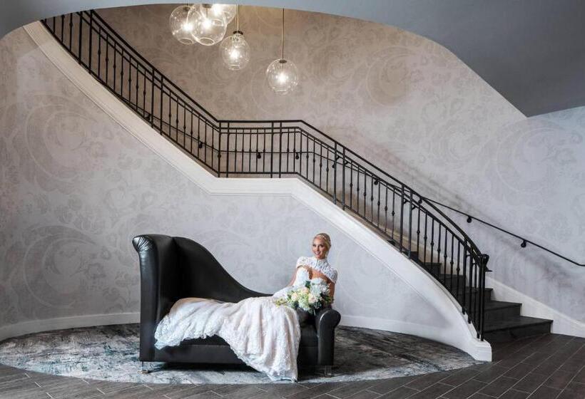 هتل New Orleans Marriott Warehouse Arts District