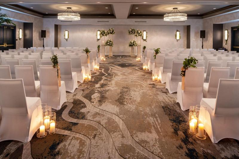 هتل New Orleans Marriott Warehouse Arts District