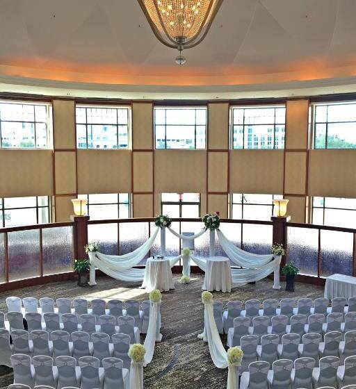 호텔 Newport News Marriott At City Center