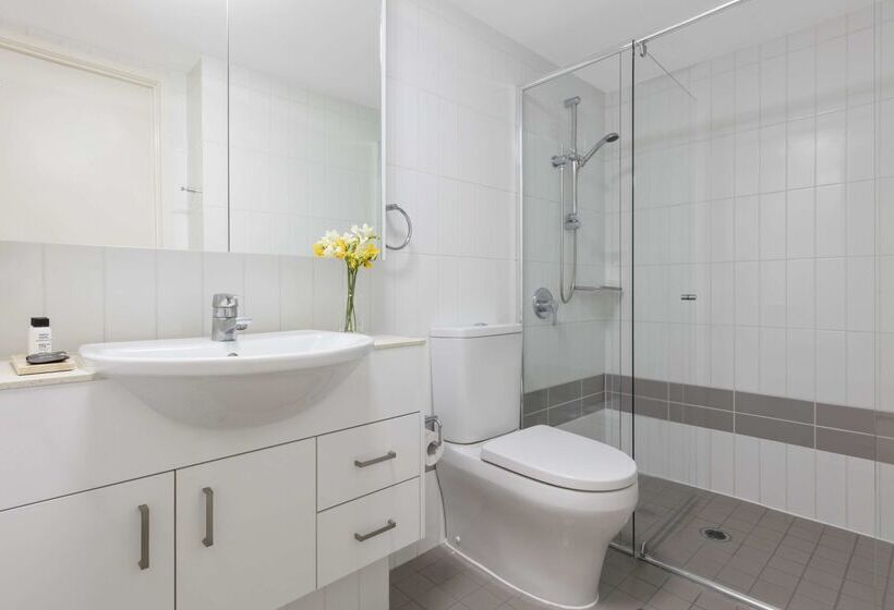 هتل Oaks Brisbane On Felix Suites