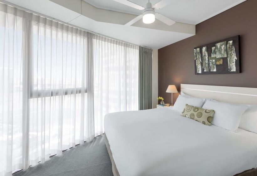 בית מלון כפרי Oaks Brisbane On Felix Suites