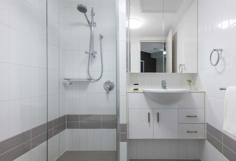 هتل Oaks Brisbane On Felix Suites