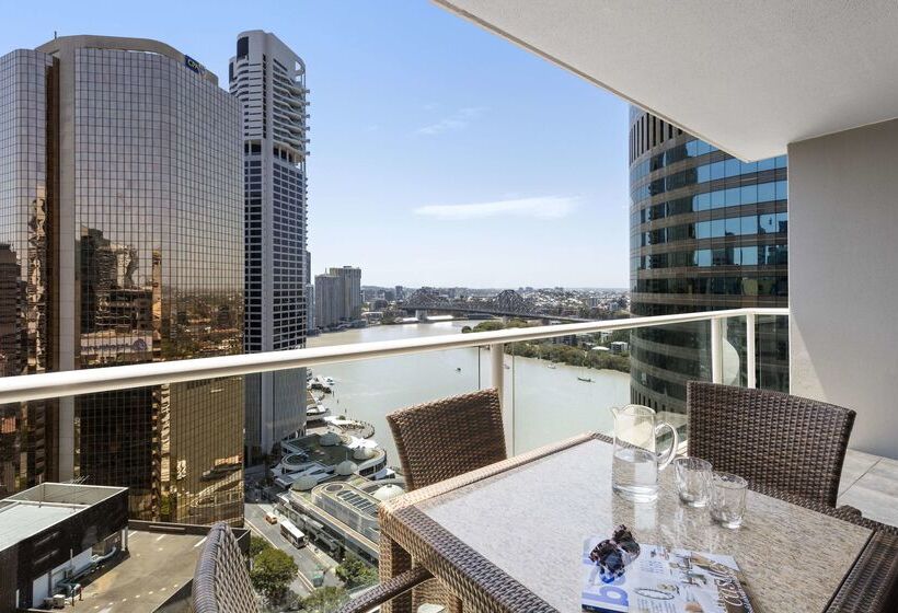 هتل Oaks Brisbane On Felix Suites