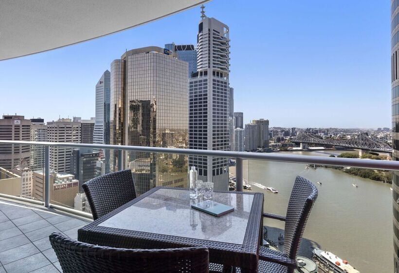 هتل Oaks Brisbane On Felix Suites