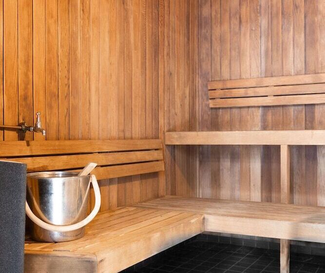 هتل Oaks Brisbane On Felix Suites