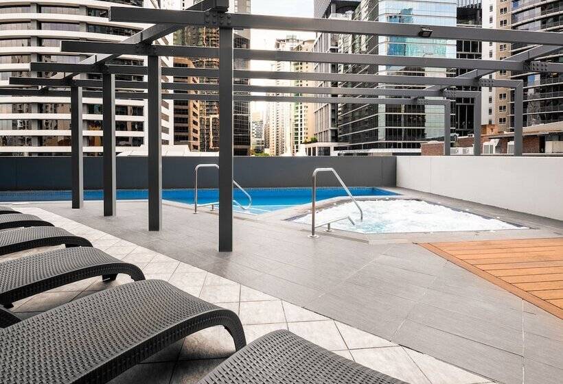 هتل Oaks Brisbane On Felix Suites