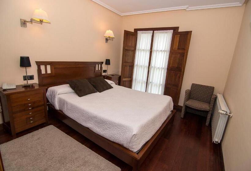 فندق Puerta Del Oriente