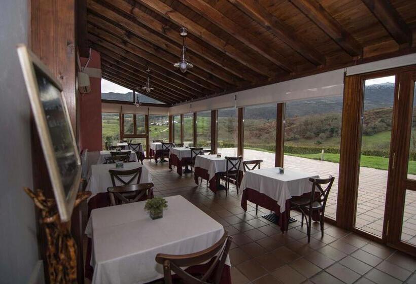 فندق Puerta Del Oriente