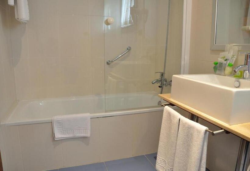 فندق Puerta Del Oriente