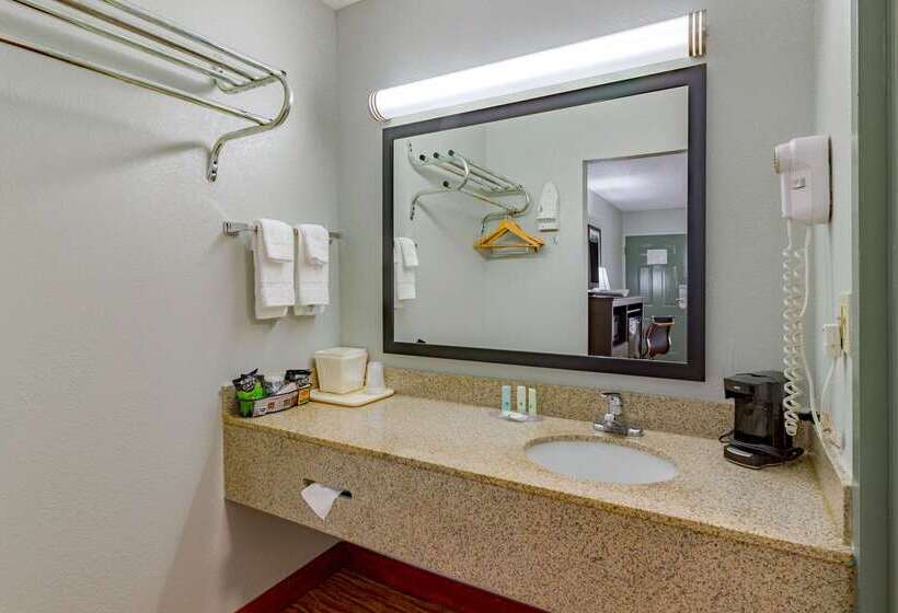 فندق Quality Inn