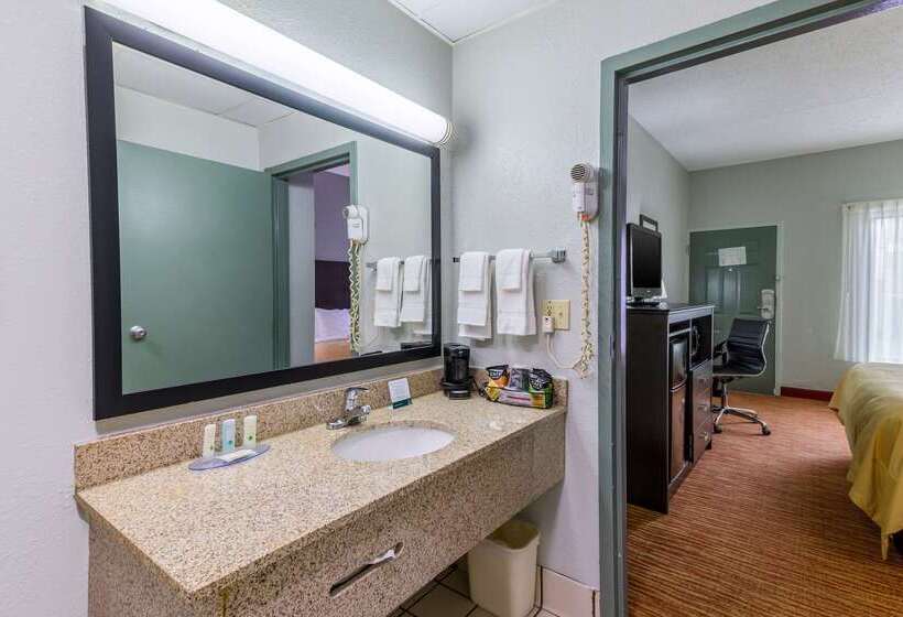 فندق Quality Inn