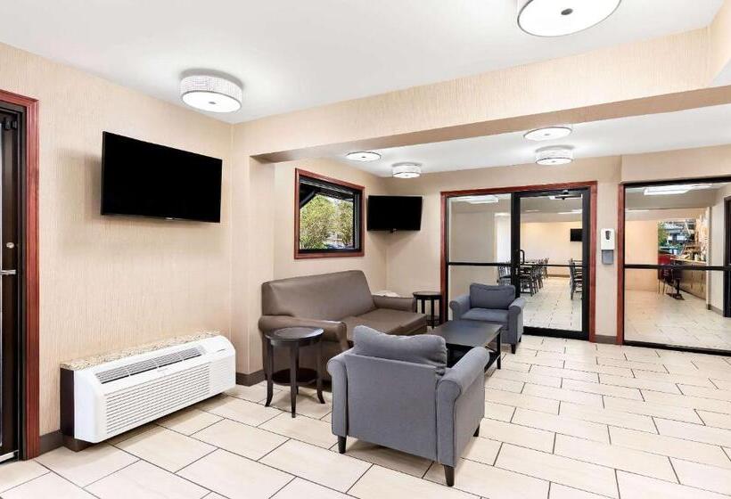 فندق Quality Inn