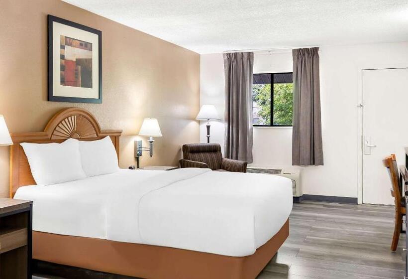 فندق Quality Inn