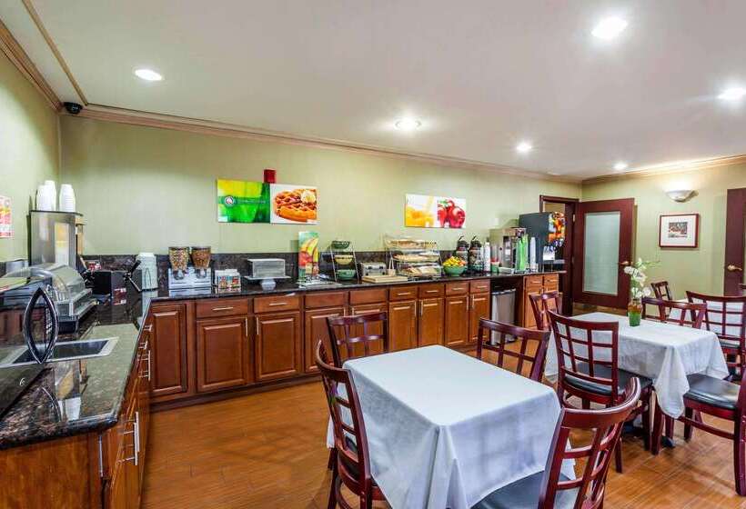 호텔 Quality Inn Near Seattle Premium Outlets