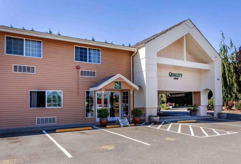 هتل Quality Inn Near Seattle Premium Outlets