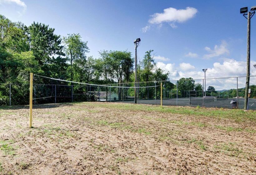 Отель Quality Inn New River Gorge