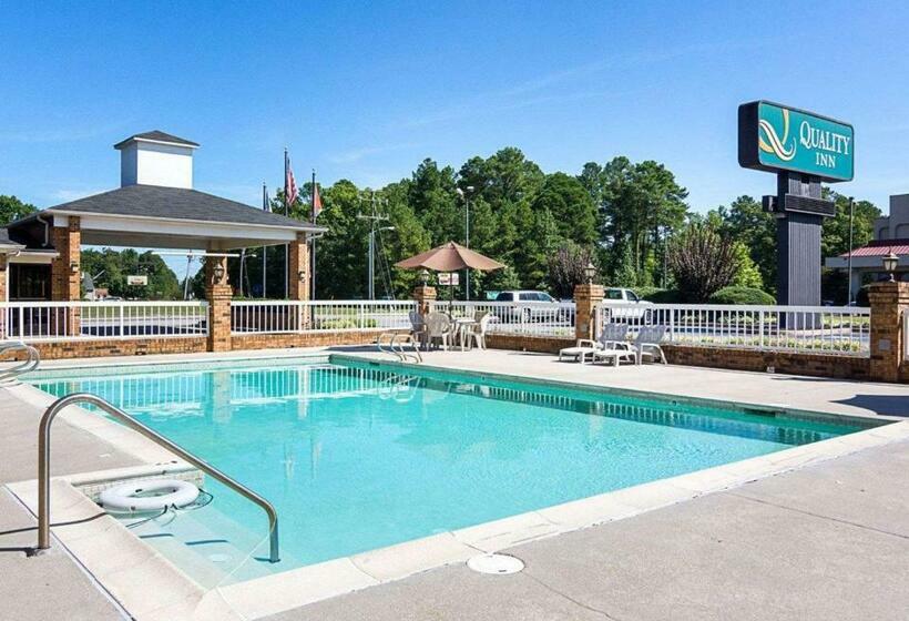 فندق Quality Inn Petersburg Near Fort Greggadams