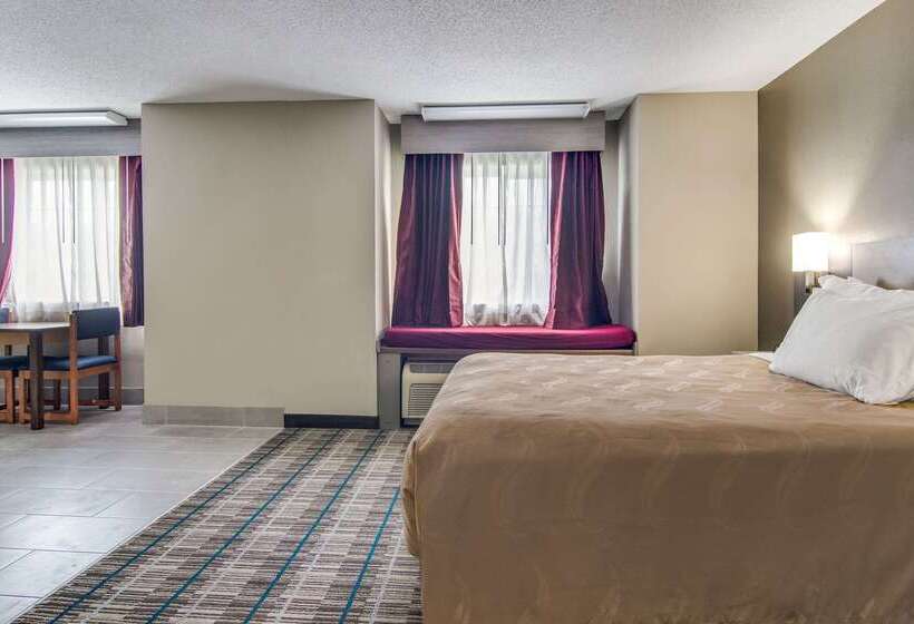 فندق Quality Inn & Suites Grove Cityoutlet Mall