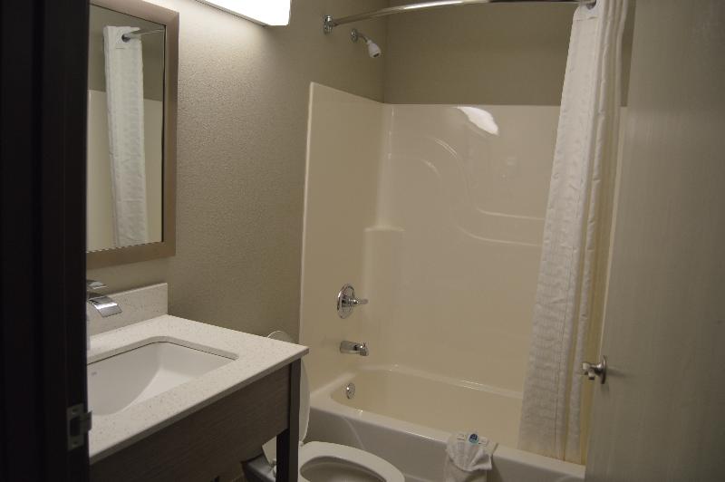 فندق Quality Inn & Suites Grove Cityoutlet Mall