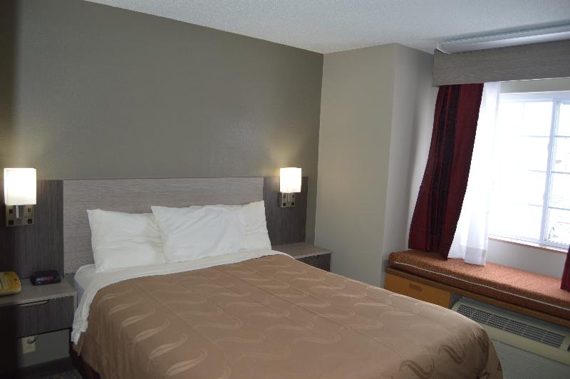 فندق Quality Inn & Suites Grove Cityoutlet Mall