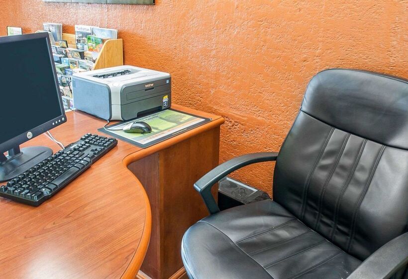 فندق Quality Inn & Suites Kansas City I435n Near Sports Complex