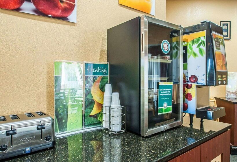 בית מלון כפרי Quality Inn & Suites Kansas City I435n Near Sports Complex