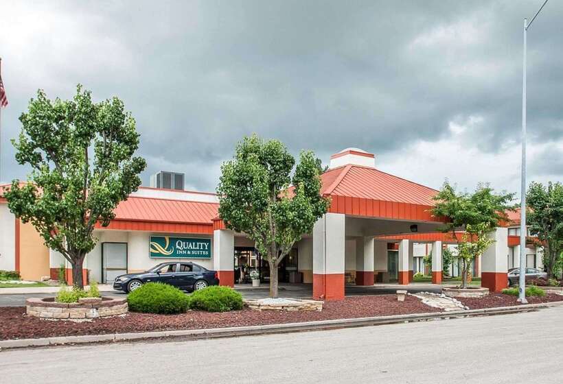 בית מלון כפרי Quality Inn & Suites Kansas City I435n Near Sports Complex