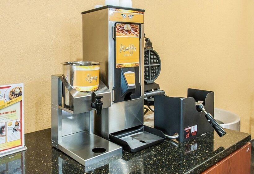 בית מלון כפרי Quality Inn & Suites Kansas City I435n Near Sports Complex