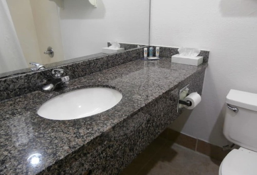 فندق Quality Inn & Suites Kansas City I435n Near Sports Complex