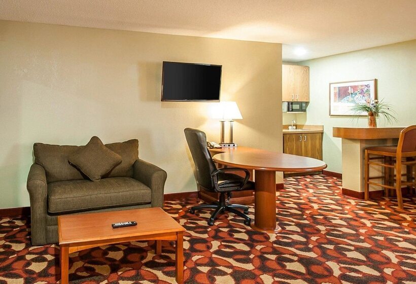 فندق Quality Inn & Suites Kansas City I435n Near Sports Complex