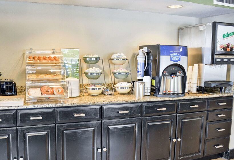 فندق Quality Inn Thornburg