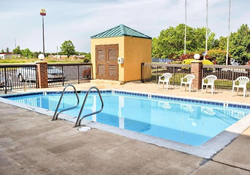 فندق Quality Inn Thornburg