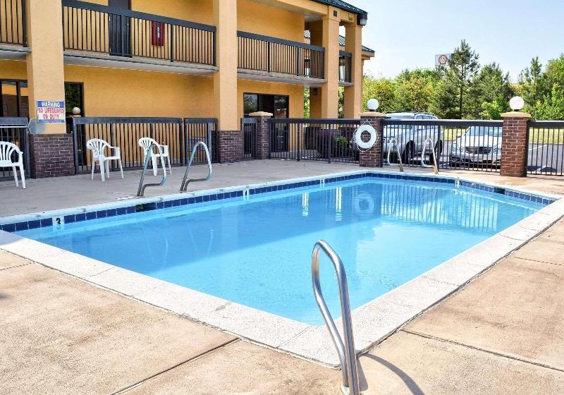 فندق Quality Inn Thornburg