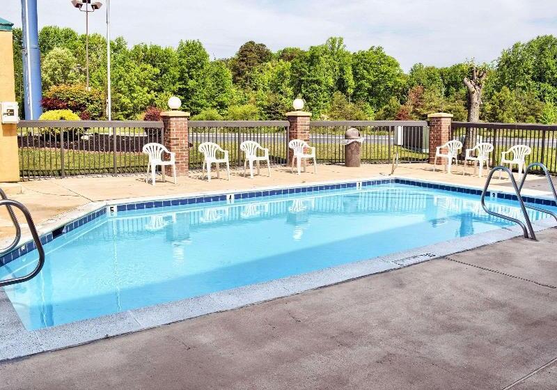 فندق Quality Inn Thornburg