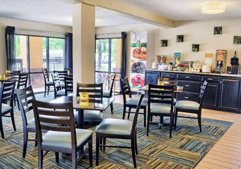 בית מלון כפרי Quality Inn Thornburg
