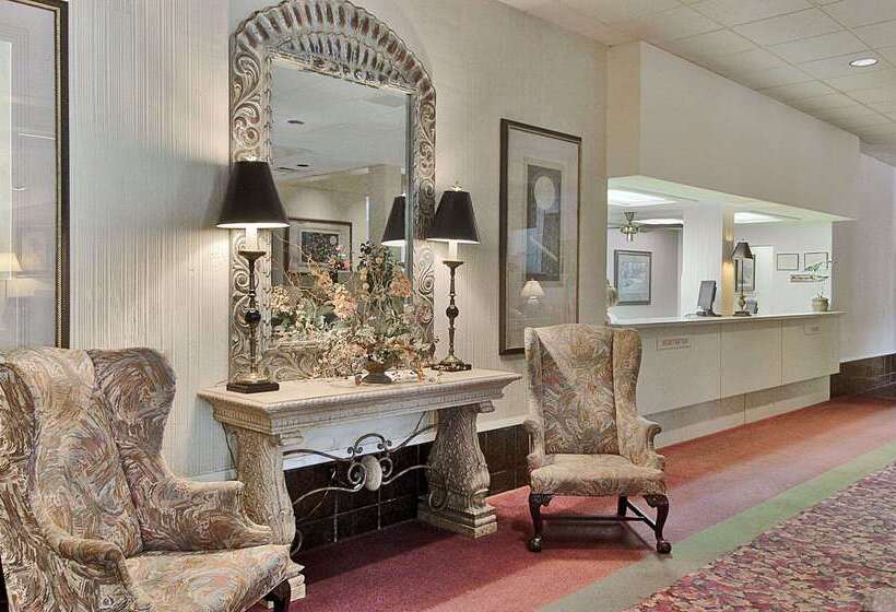 Ramada Hotel & Conf Center By Wyndham Augusta Downtown