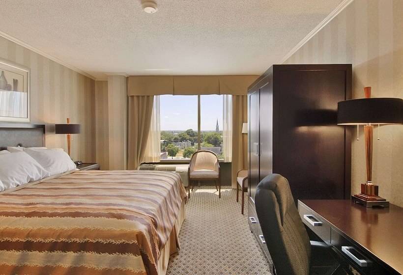 Ramada Hotel & Conf Center By Wyndham Augusta Downtown