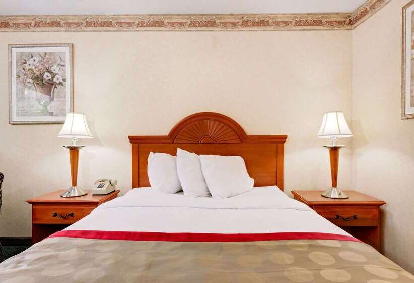 فندق Ramada By Wyndham Cleveland Airport West