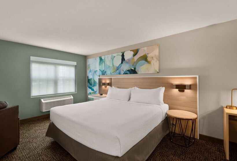 Wyndham Garden Galena Hotel & Day Spa