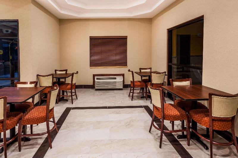 فندق Ramada By Wyndham Locust Grove