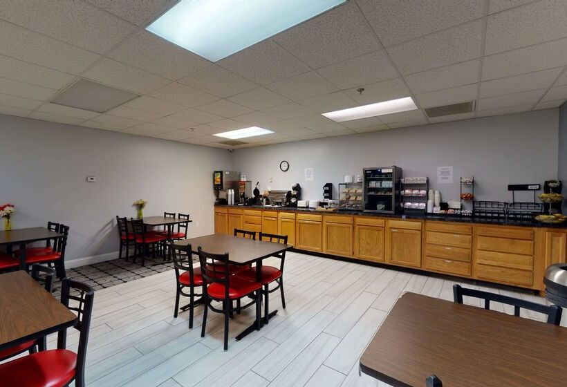 فندق Ramada By Wyndham Strasburg   Shenandoah Valley