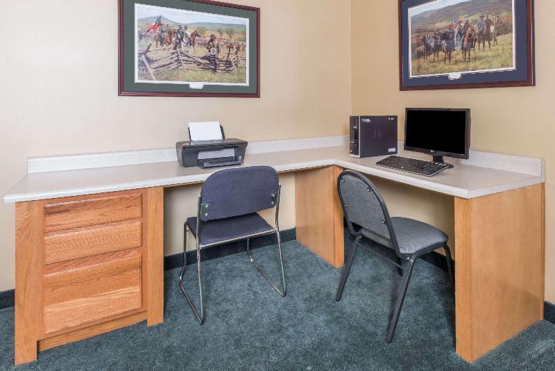 فندق Ramada By Wyndham Strasburg   Shenandoah Valley